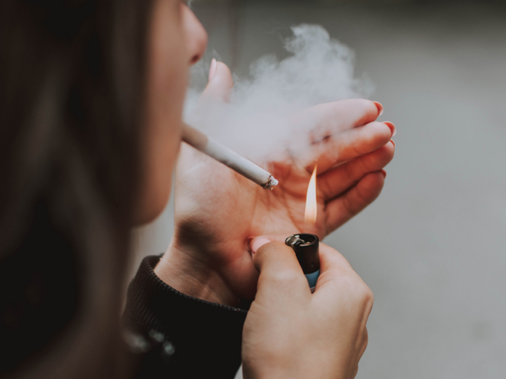 Les influenceurs qui font la promotion du tabac sont scrutés avec attention en Belgique