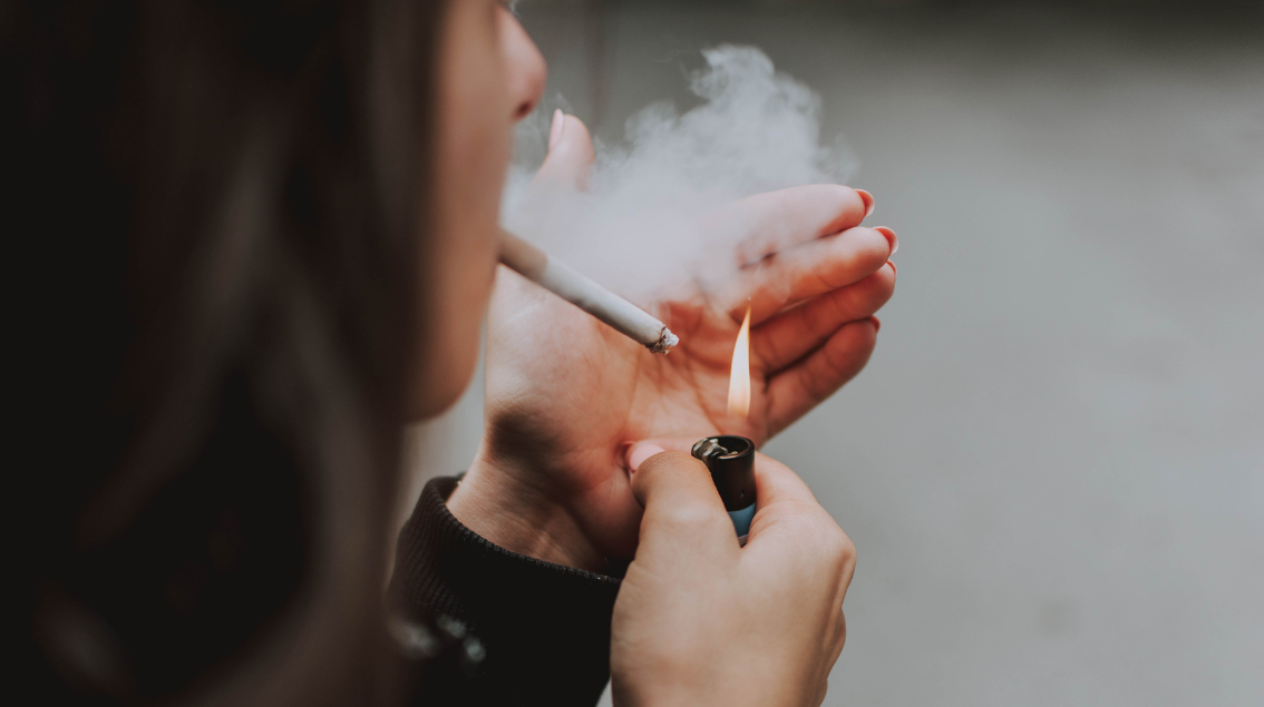 Les influenceurs qui font la promotion du tabac sont scrutés avec attention en Belgique
