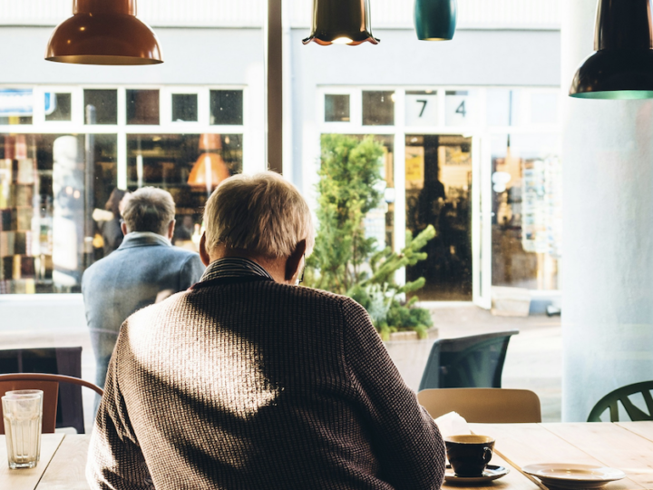 Hello Masters, le réseau social des professionnels avec plus de 20 ans d’expérience