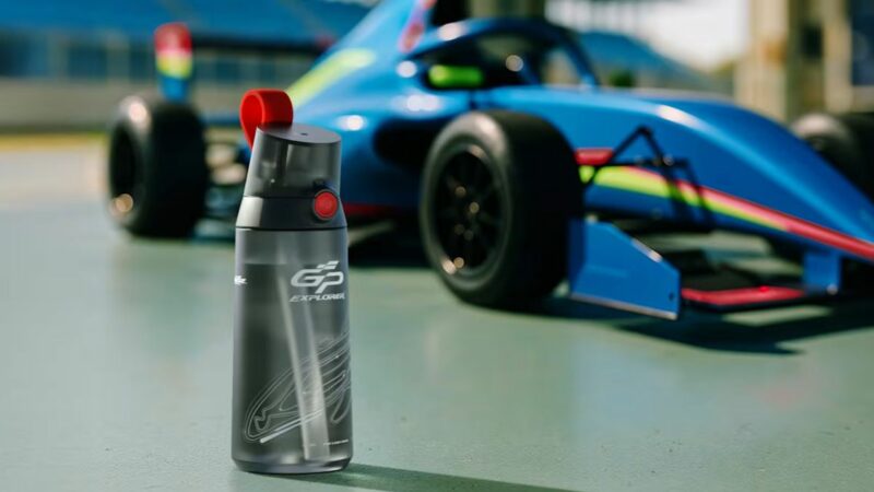 Pour le GP Explorer 3, Air up dévoile une gourde imaginée avec Squeezie