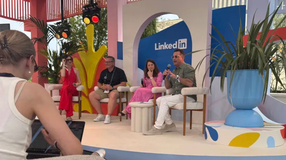 « Tous les formats fonctionnent sur LinkedIn, à condition de partir d’une histoire personnelle », affirme une créatrice de contenu