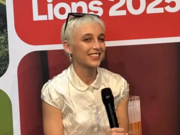Pour Emma Chamberlain, « Pinterest et Spotify sont les seules plateformes où je trouve du contenu informatif et utile »