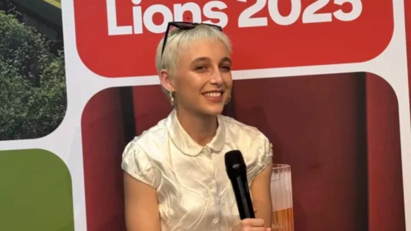 Pour Emma Chamberlain, « Pinterest et Spotify sont les seules plateformes où je trouve du contenu informatif et utile »