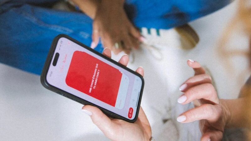 Avec sa marque Take Kare, la YouTubeuse Je ne suis pas jolie lance son application
