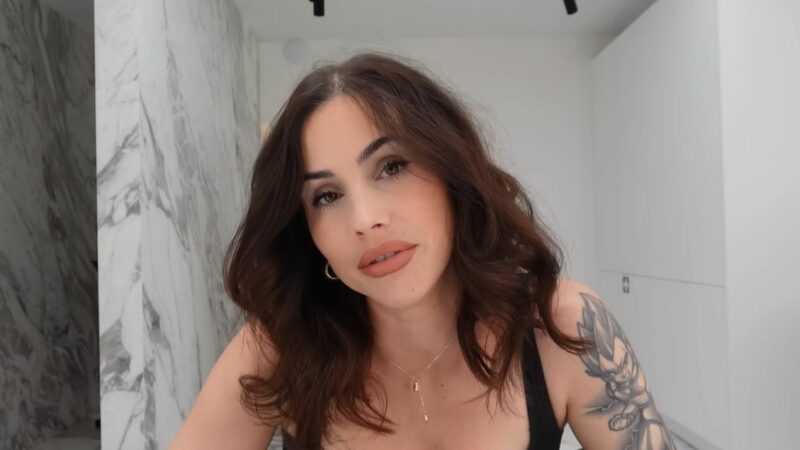 Gaëlle Garcia Diaz annonce le retour de sa marque Martine Cosmetics avec de gros changements