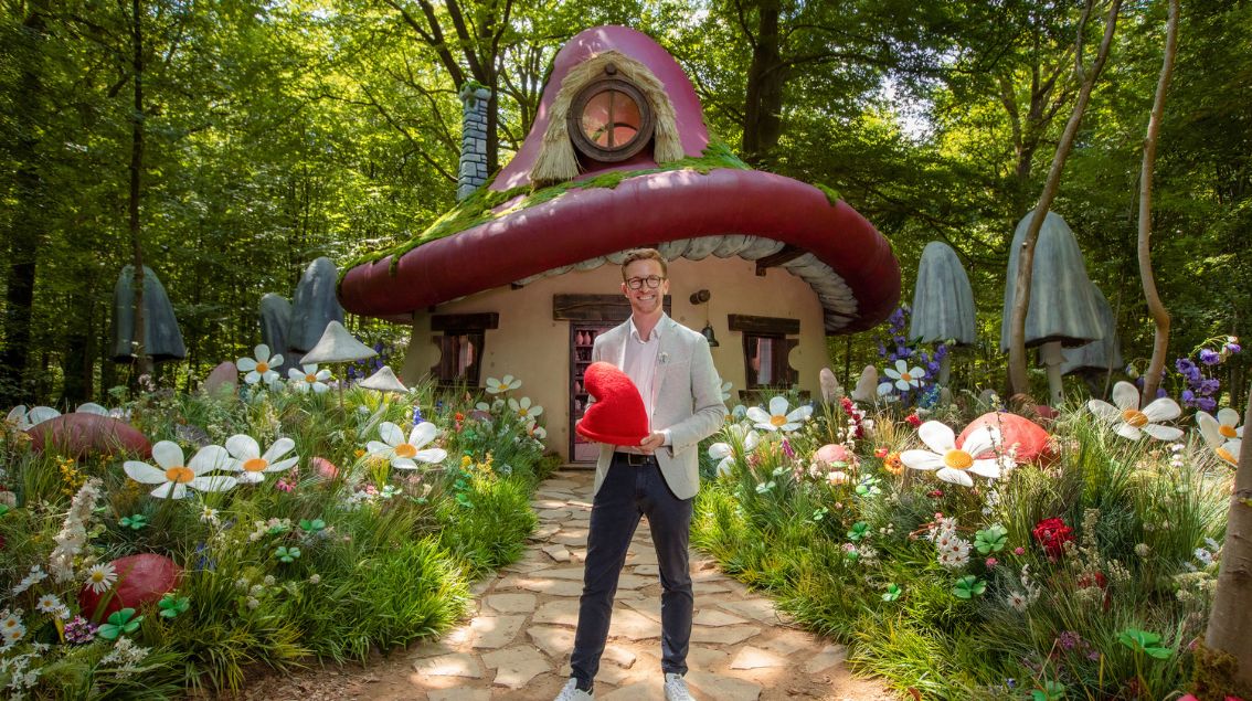 Pour la sortie du film Les Schtroumpfs, AirBnb dévoile une maison champignon