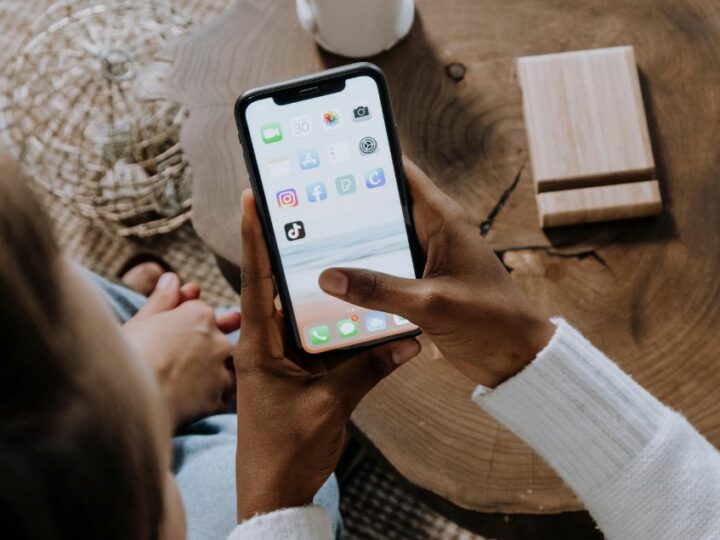 Les utilisateurs passent plus de 6h par semaine à regarder des vidéos courtes sur les réseaux sociaux