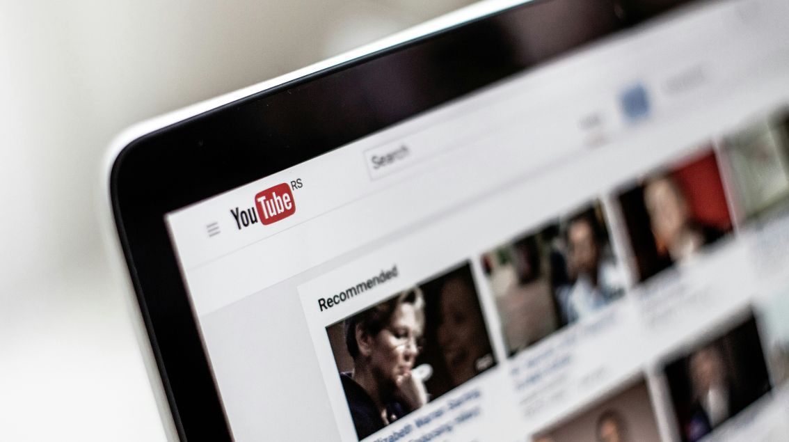 Les YouTubeurs peuvent désormais adapter leur miniature à la langue de leur vidéo