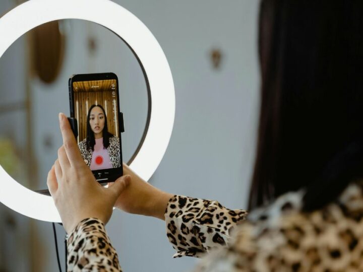 Sur TikTok, publier 2 à 5 posts par semaine augmente en moyenne de 17% le nombre de vues