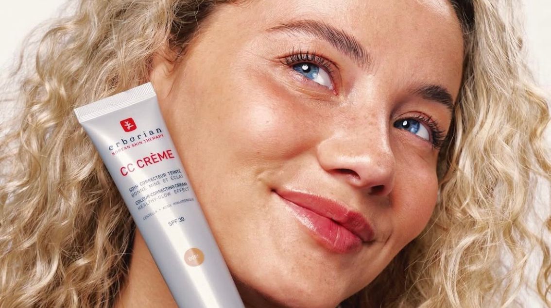 L’influenceuse Vaea Brazier devient la nouvelle égérie de la CC Crème d’Erborian