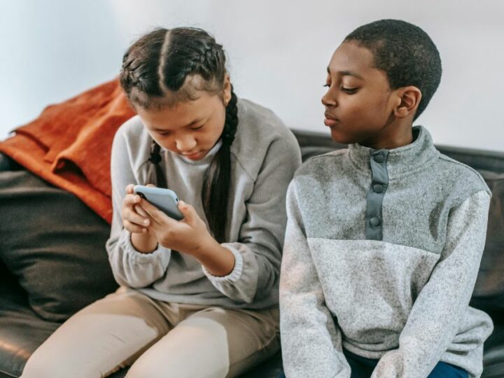 Des députés ont déposé une proposition de loi pour encadrer l’utilisation des réseaux sociaux par les mineurs