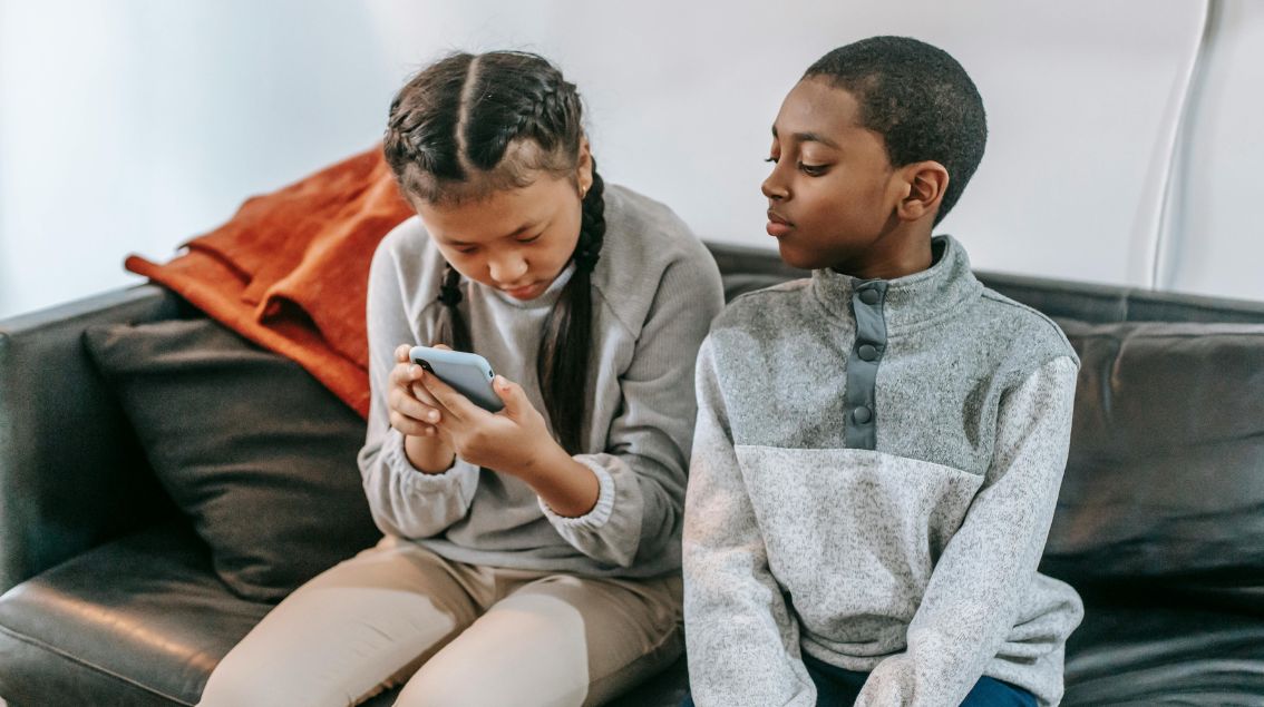 Des députés ont déposé une proposition de loi pour encadrer l’utilisation des réseaux sociaux par les mineurs