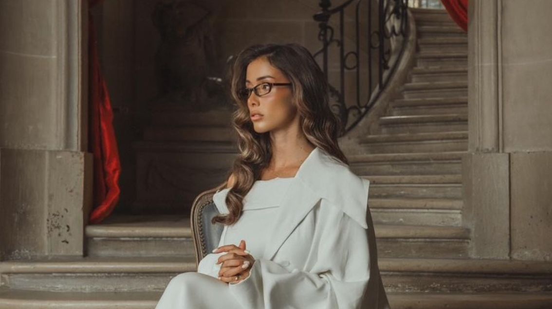 Isabeau de la Tour imagine une collection de lunettes avec Le Petit Lunetier