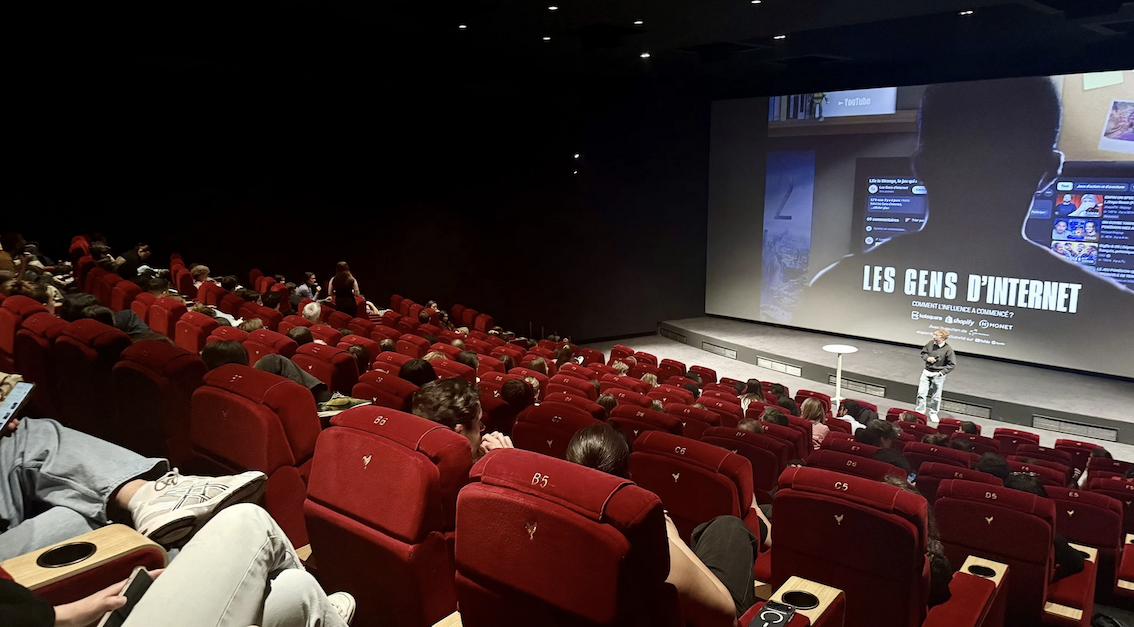 La série documentaire « Les Gens d&rsquo;Internet » sur l&rsquo;histoire des influenceurs, projetée au cinéma
