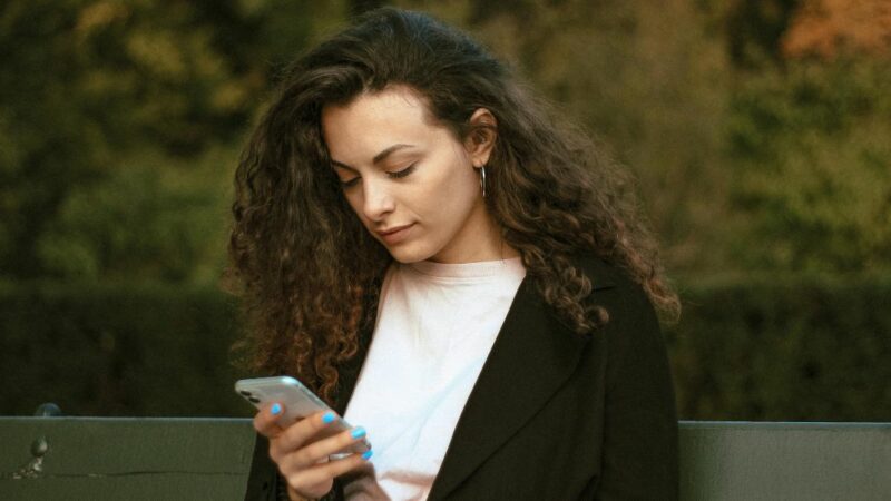 TikTok a supprimé 96,3% des contenus haineux avant qu&rsquo;ils ne soient signalés