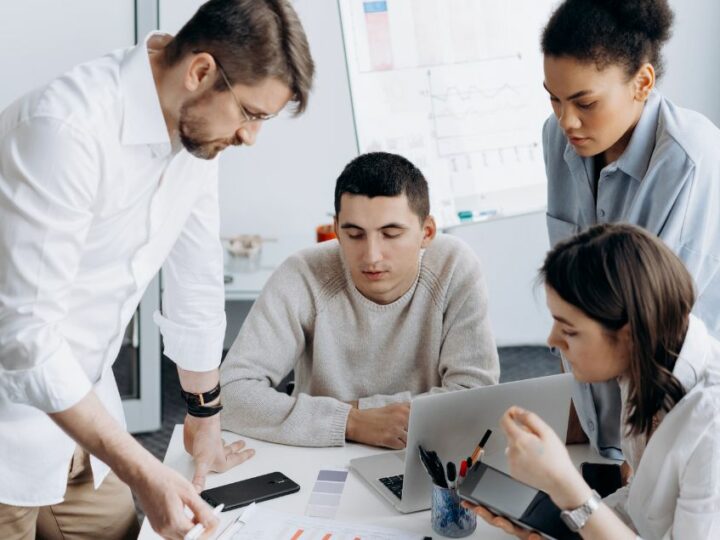 « Les décideurs B2B ne lisent plus de livres blancs »: un expert nous explique l&rsquo;intérêt de la Creators Marketplace de LinkedIn