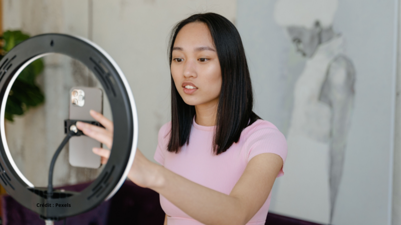 Les créatrices de contenu facturent 61% de moins que les hommes sur TikTok