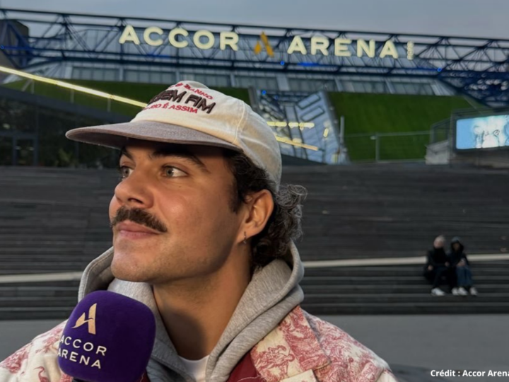 Pour faire vivre les concerts de l&rsquo;Accor Arena sur les réseaux sociaux, Pierre Delahousse joue le reporter